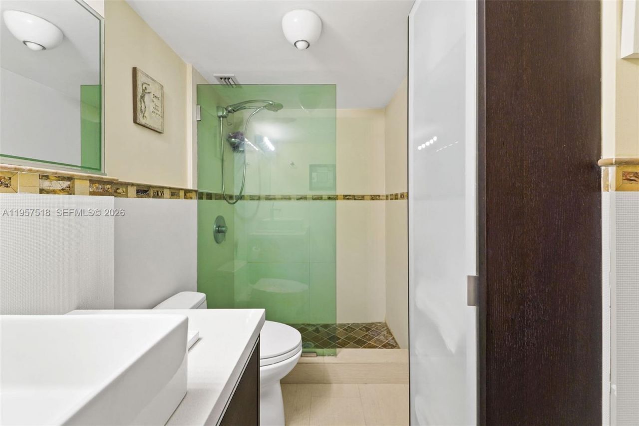 2655 Collins Ave, Unit 2301, Miami Beach, FL 33140 Photo