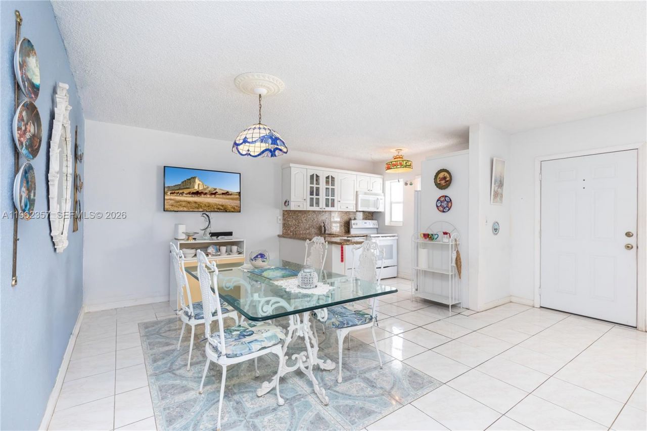 3127 S Ocean Dr , Unit 219, Hallandale Beach, FL 33009 Photo