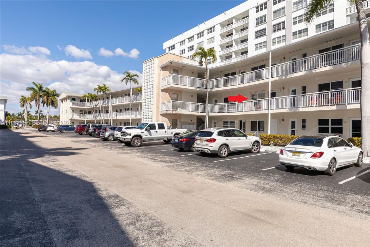 3127 S Ocean Dr , Unit 219, Hallandale Beach, FL 33009 Photo