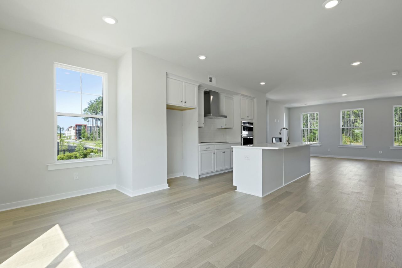 592 Scholar Way Photo 8