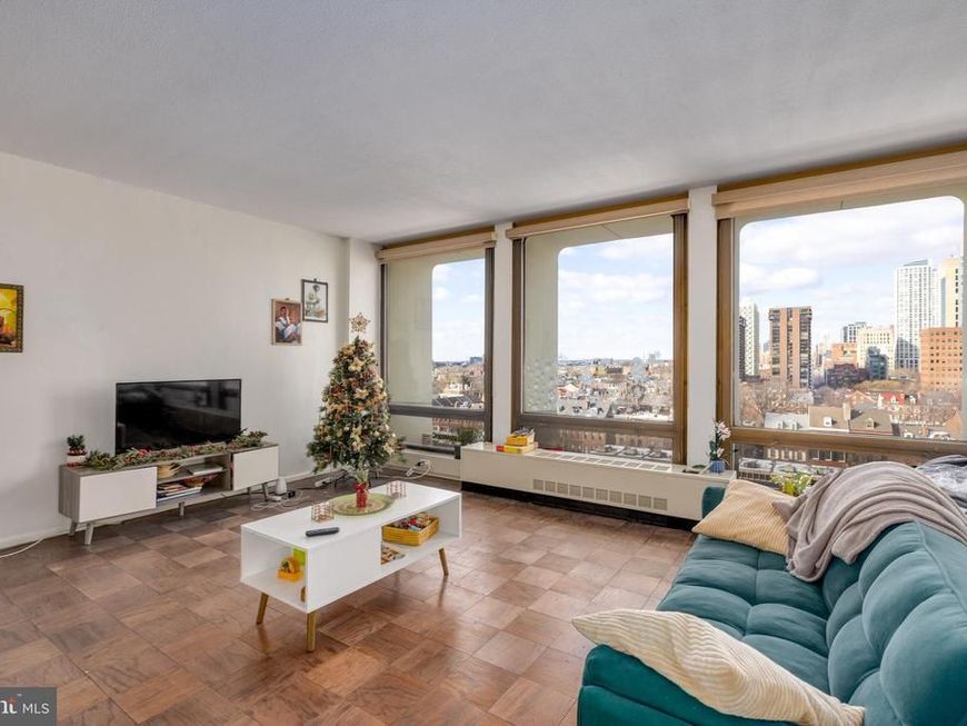 210 Locust Street, Unit 10FW, Philadelphia, PA 19106 Main Photo