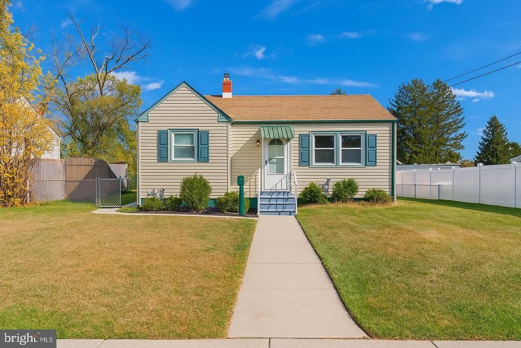 610 Lee Avenue, Beverly, NJ 08010 Main Photo