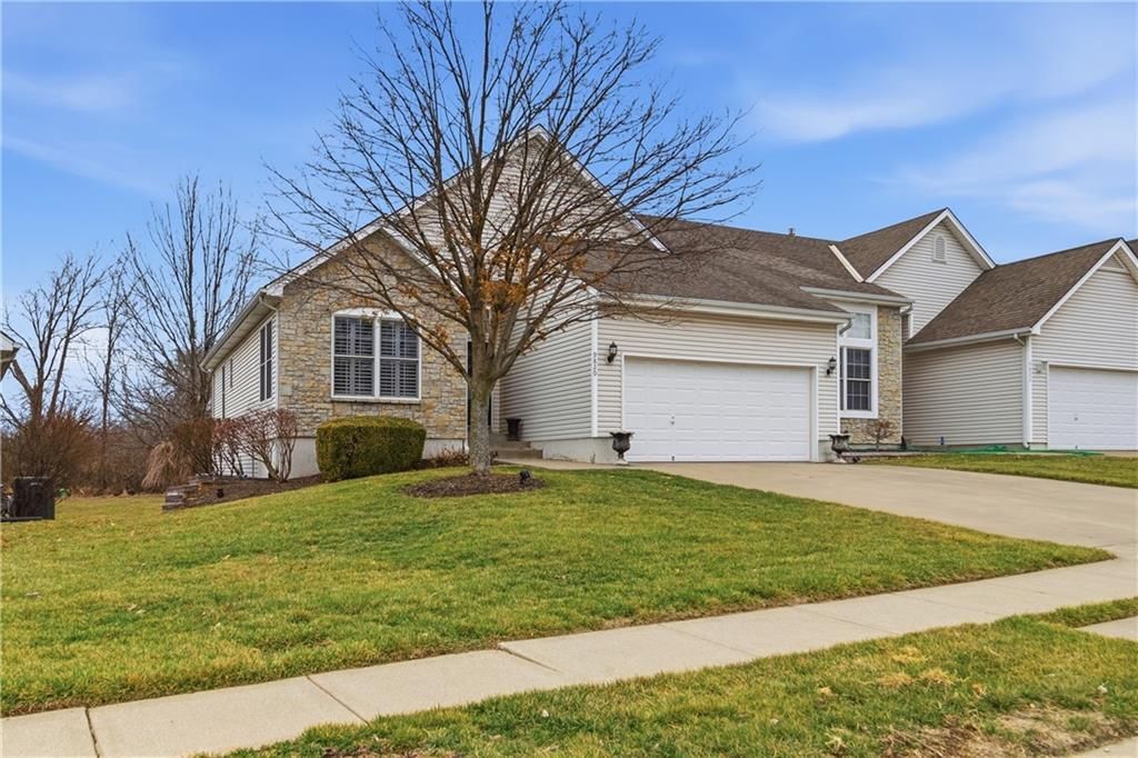 9820 N Smalley Avenue, Kansas City, MO 64157 Main Photo