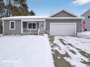 715 Glen Oak Drive, Manchester Vlg, MI 48158