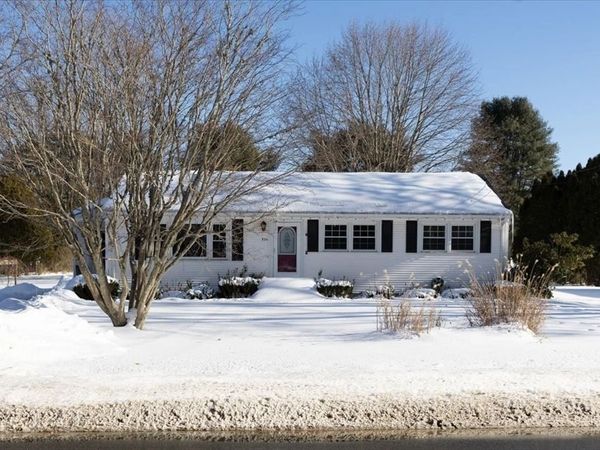 536 North Ave, Rochester, MA 02770