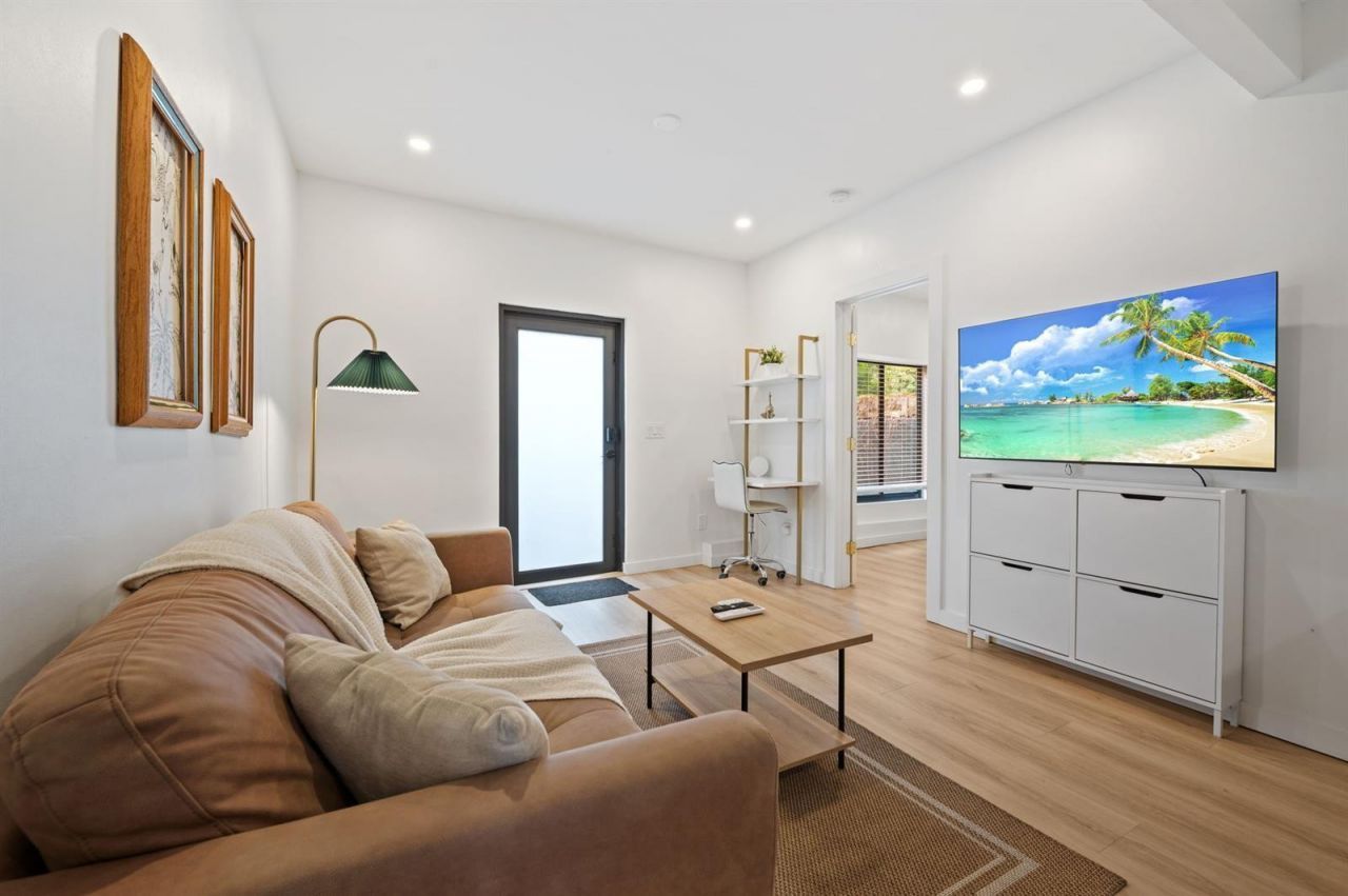 1620 NE 7th Street, Fort Lauderdale, FL 33304 Photo