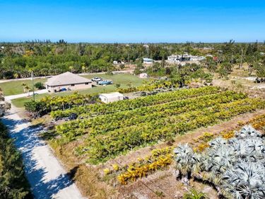 4442 COURTNEY ROAD, ST JAMES CITY, FL 33956