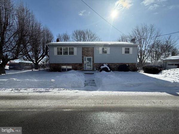 144 PENNSYLVANIA AVENUE, SHENANDOAH, PA 17976