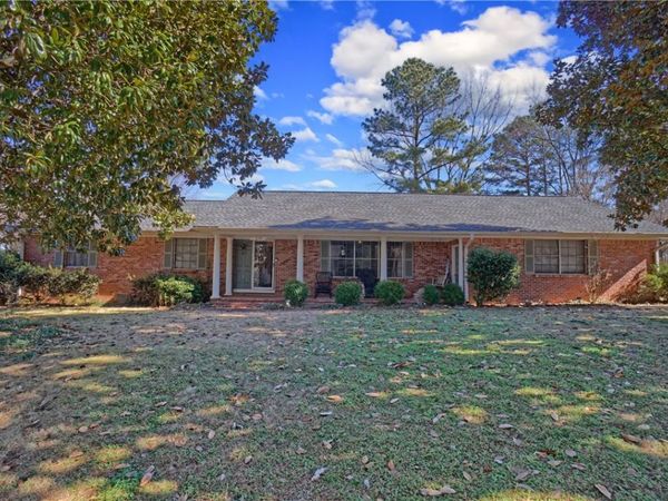 235 S Cumberland Avenue, Russellville, AR 72801
