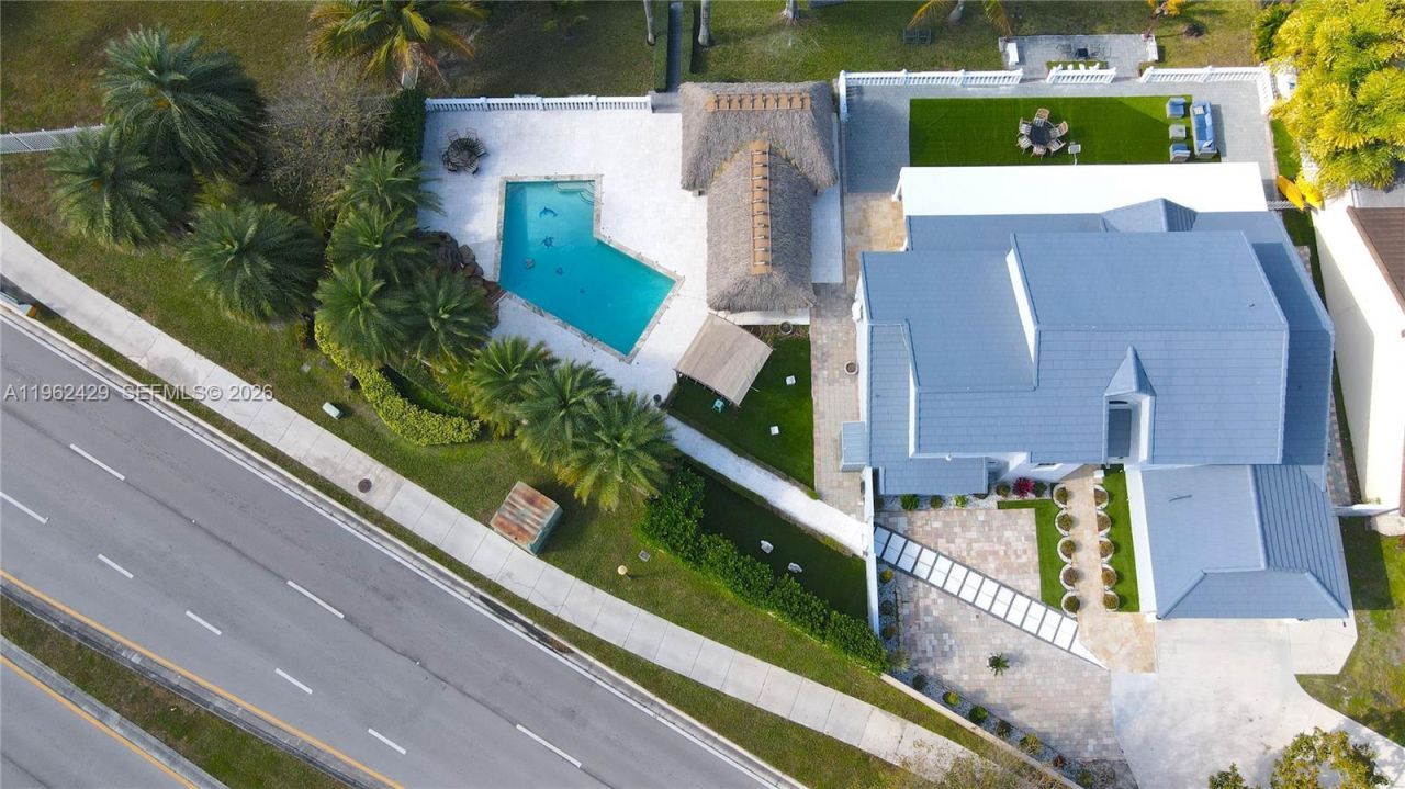 19230 NW 87th Pl, Hialeah, FL 33018 Photo