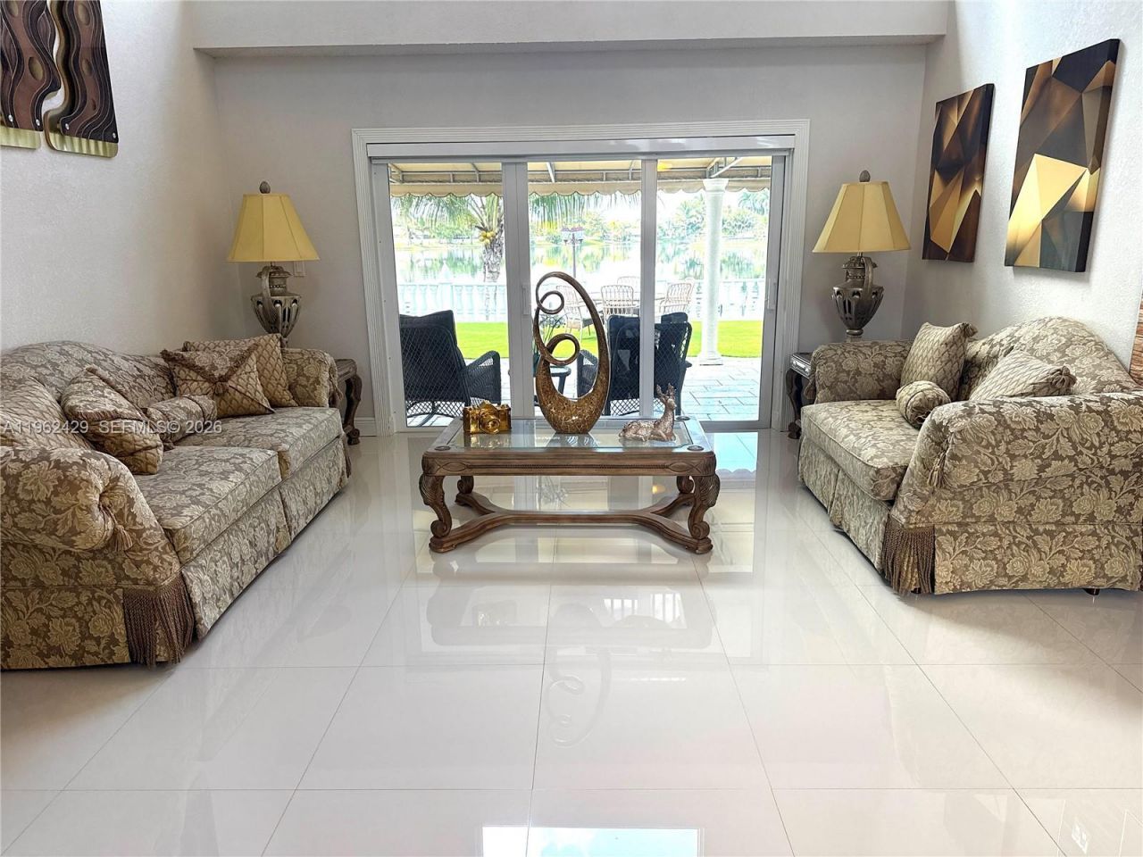 19230 NW 87th Pl, Hialeah, FL 33018 Photo