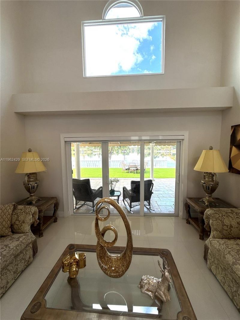 19230 NW 87th Pl, Hialeah, FL 33018 Photo