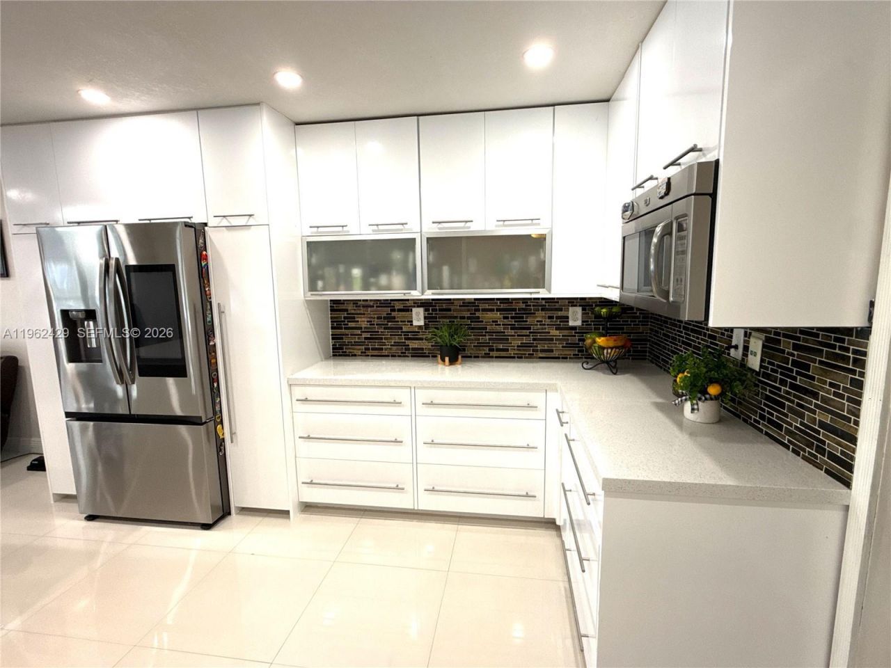 19230 NW 87th Pl, Hialeah, FL 33018 Photo