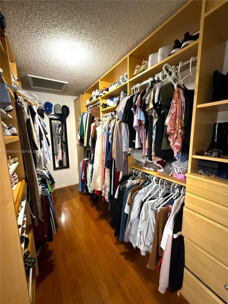 19230 NW 87th Pl, Hialeah, FL 33018 Photo