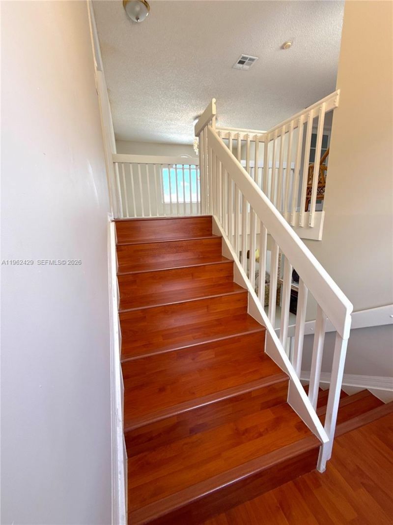 19230 NW 87th Pl, Hialeah, FL 33018 Photo