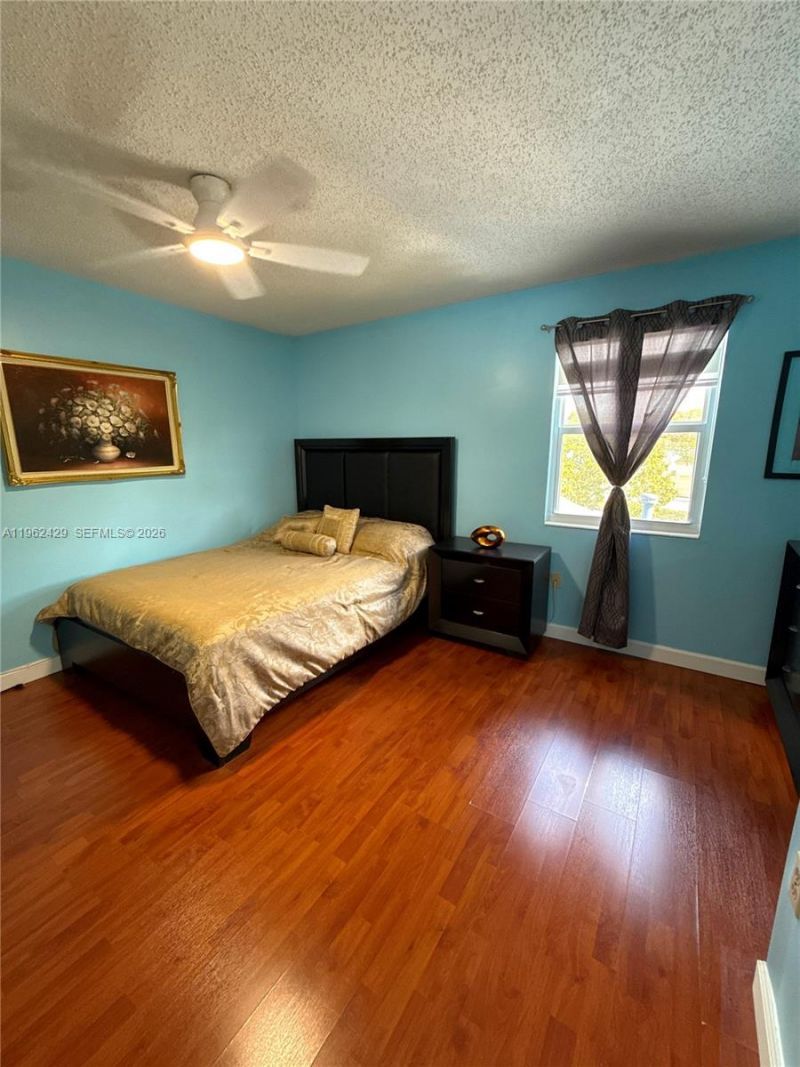 19230 NW 87th Pl, Hialeah, FL 33018 Photo