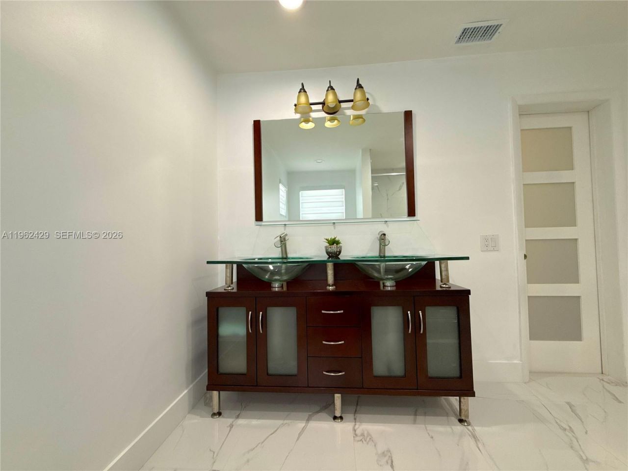 19230 NW 87th Pl, Hialeah, FL 33018 Photo