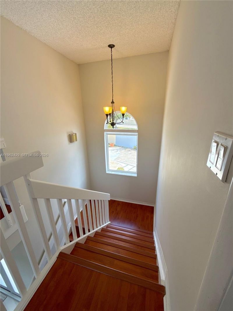 19230 NW 87th Pl, Hialeah, FL 33018 Photo