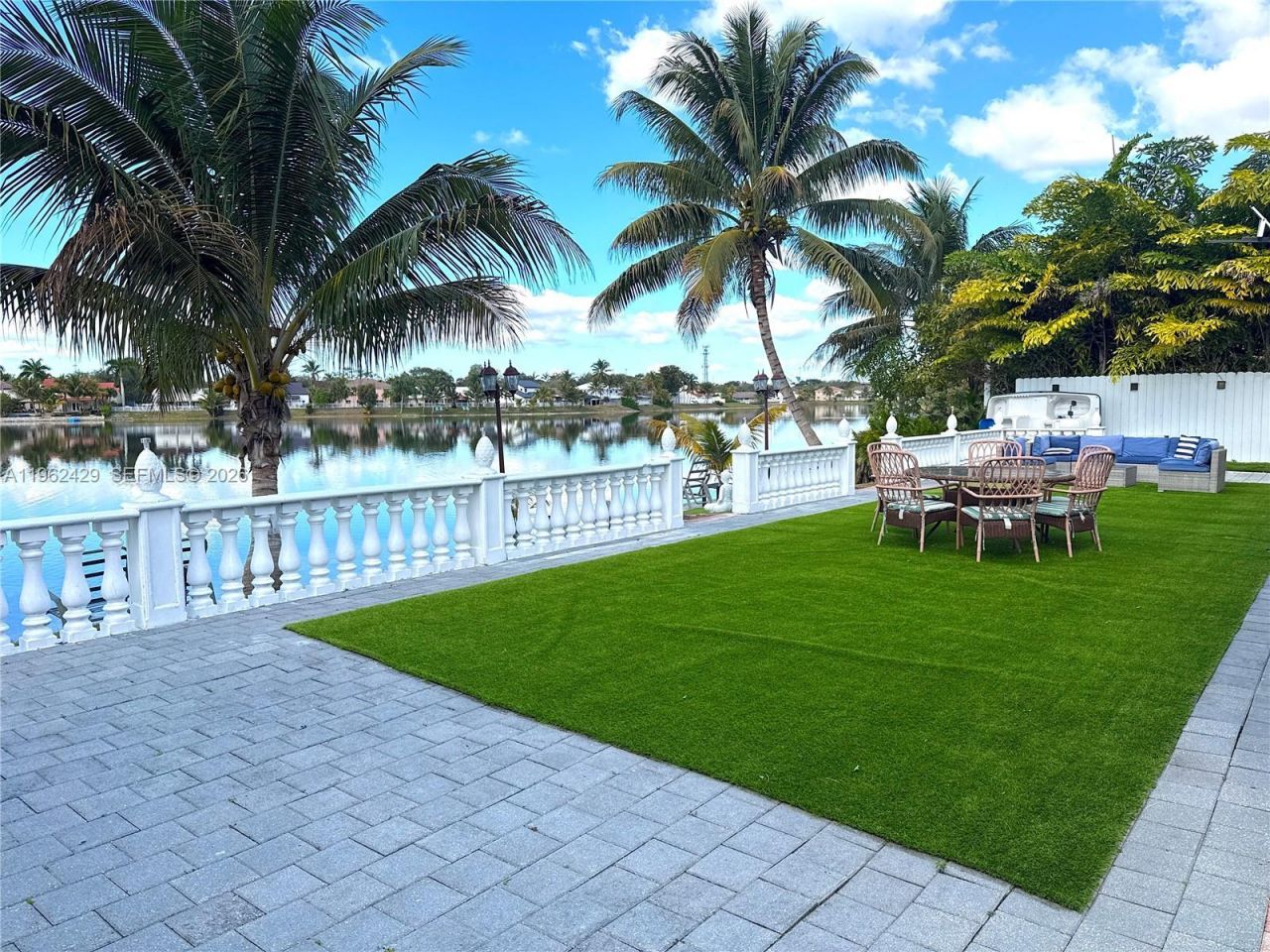 19230 NW 87th Pl, Hialeah, FL 33018 Photo