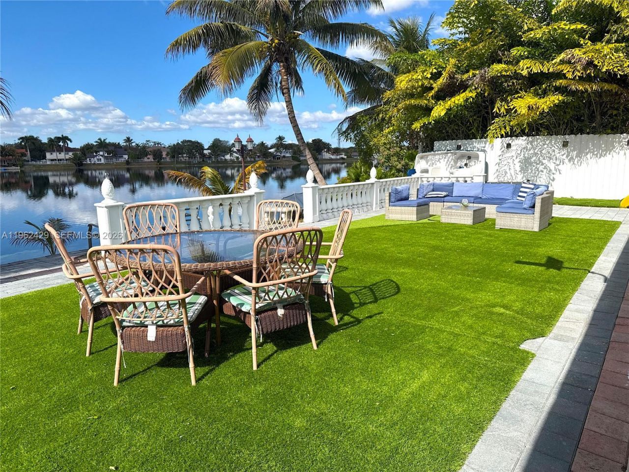 19230 NW 87th Pl, Hialeah, FL 33018 Photo