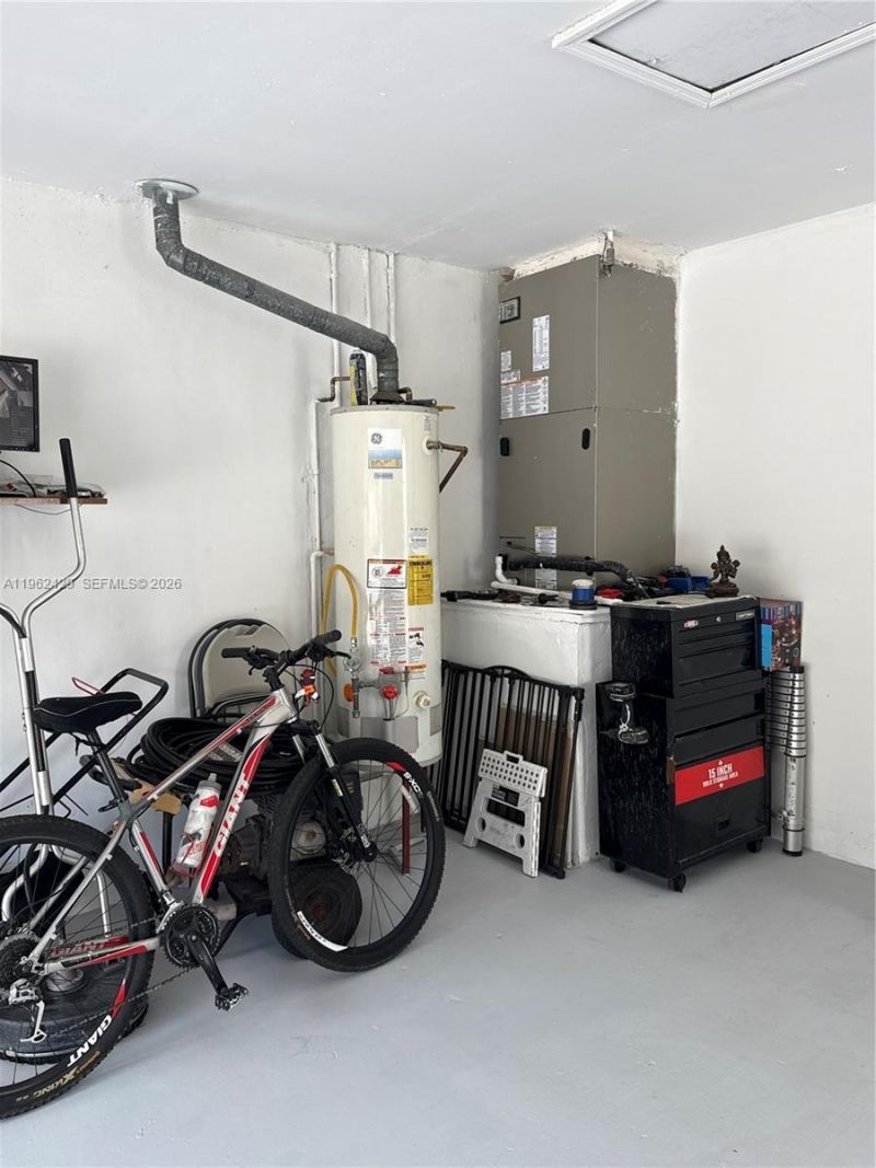 19230 NW 87th Pl, Hialeah, FL 33018 Photo