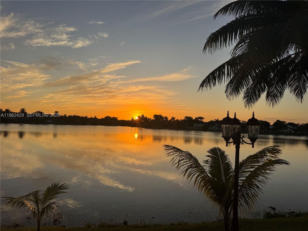 19230 NW 87th Pl, Hialeah, FL 33018 Photo