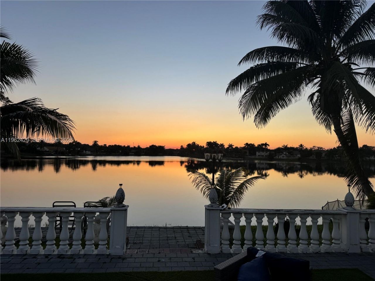 19230 NW 87th Pl, Hialeah, FL 33018 Photo