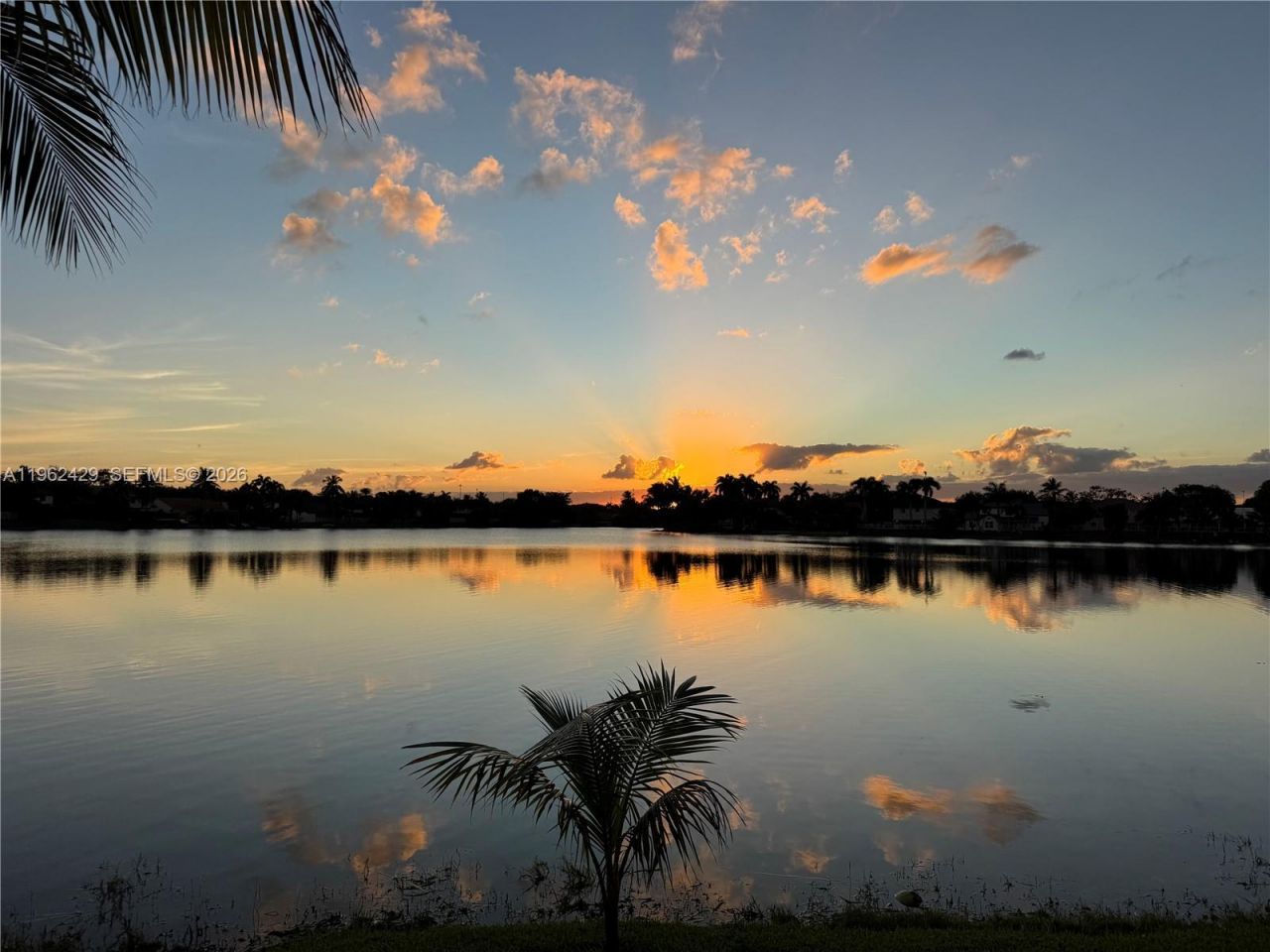 19230 NW 87th Pl, Hialeah, FL 33018 Photo