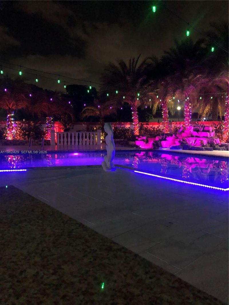 19230 NW 87th Pl, Hialeah, FL 33018 Photo