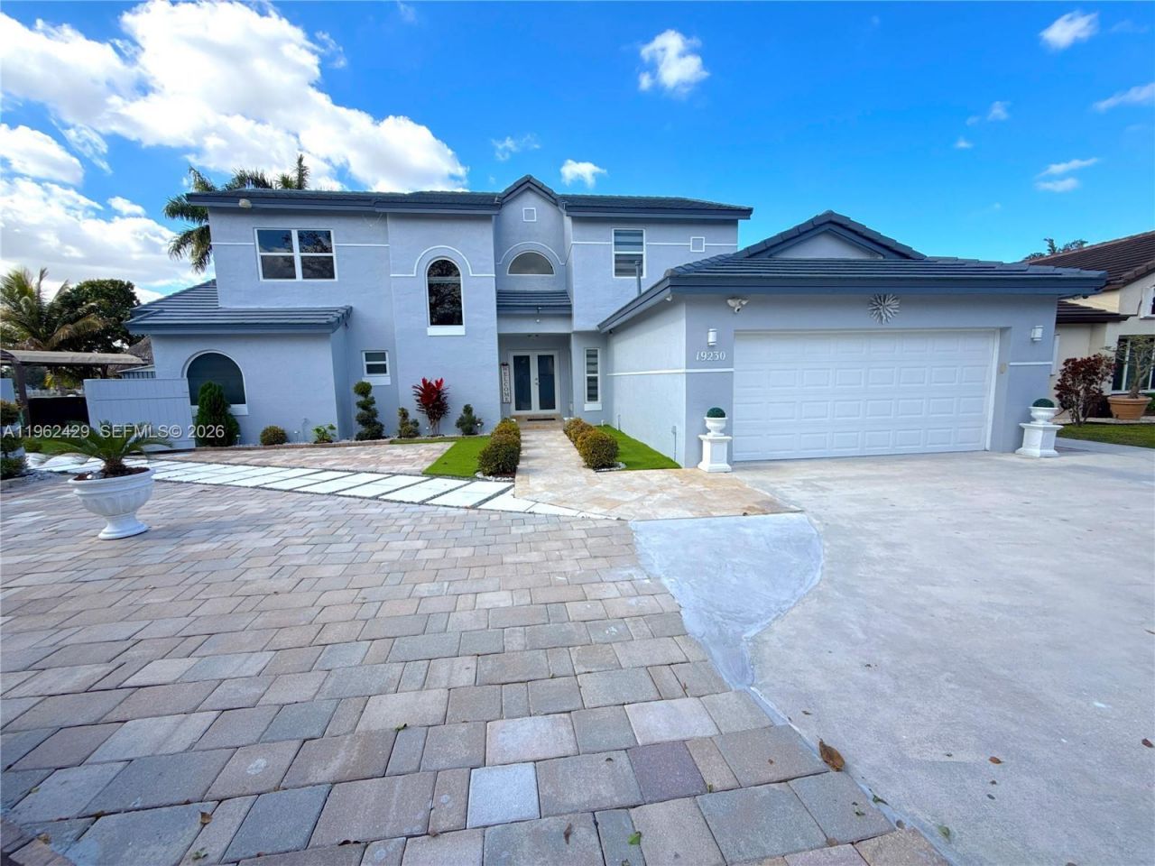 19230 NW 87th Pl, Hialeah, FL 33018 Photo