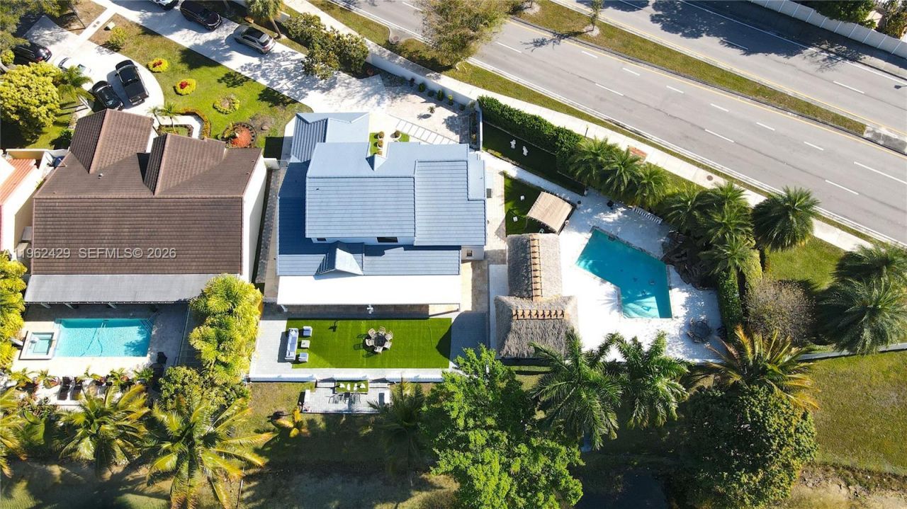 19230 NW 87th Pl, Hialeah, FL 33018 Photo