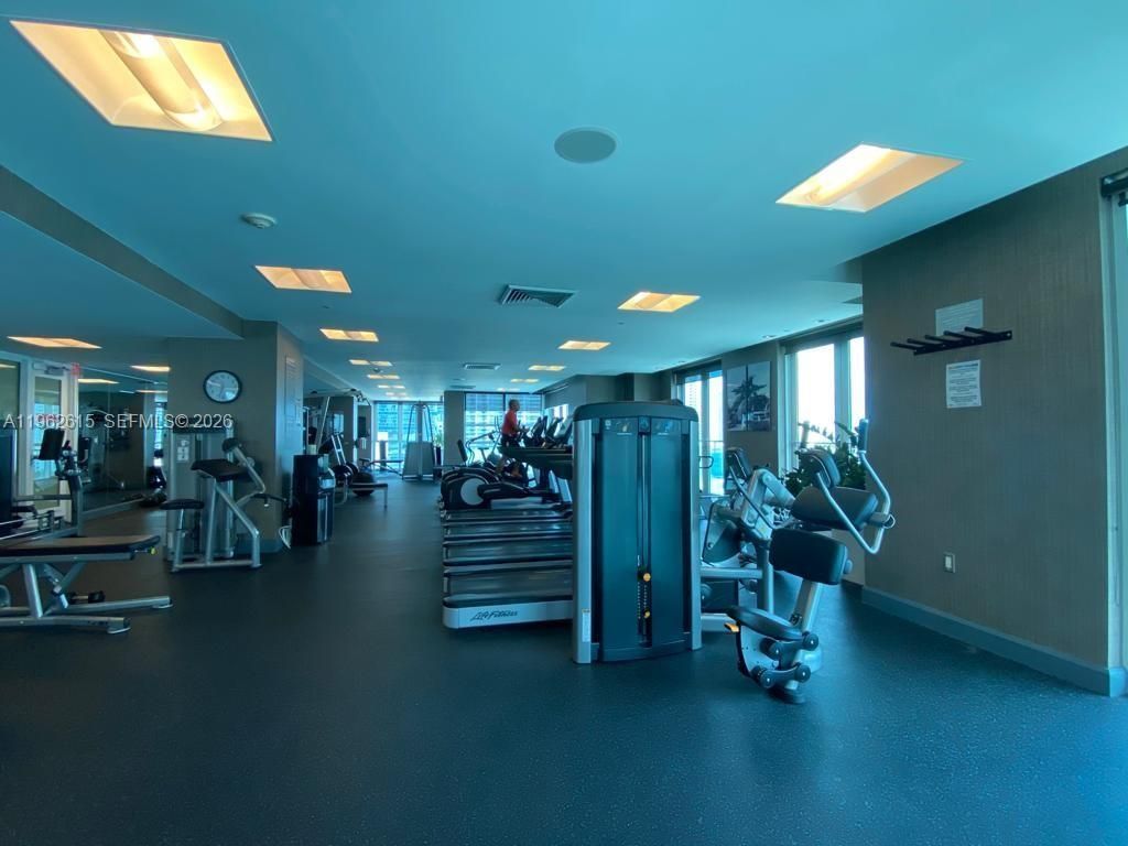 950 Brickell Bay Dr, Unit 4002, Miami, FL 33131 Photo