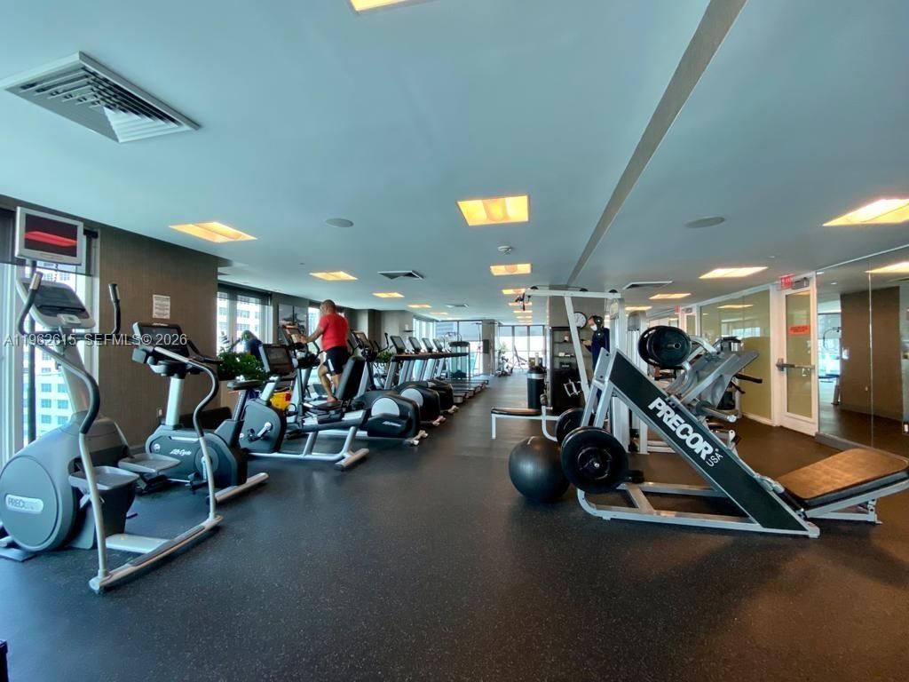 950 Brickell Bay Dr, Unit 4002, Miami, FL 33131 Photo