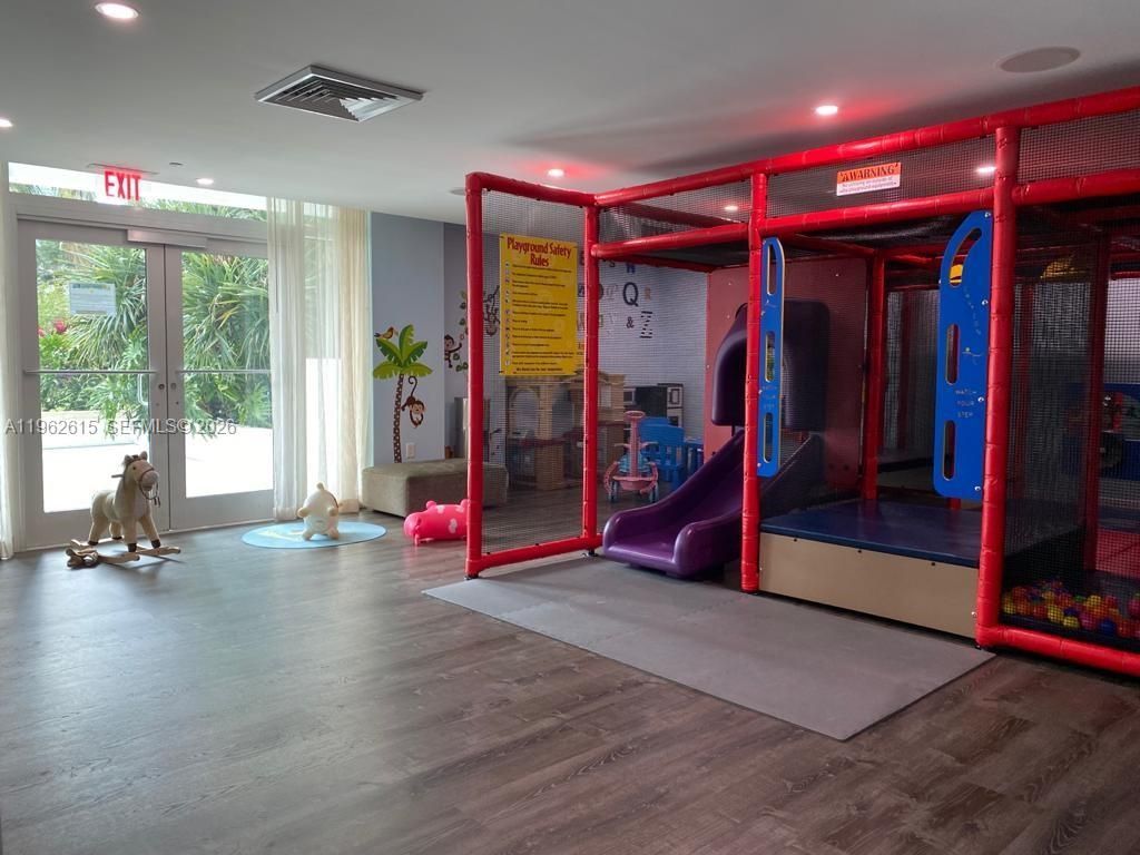 950 Brickell Bay Dr, Unit 4002, Miami, FL 33131 Photo