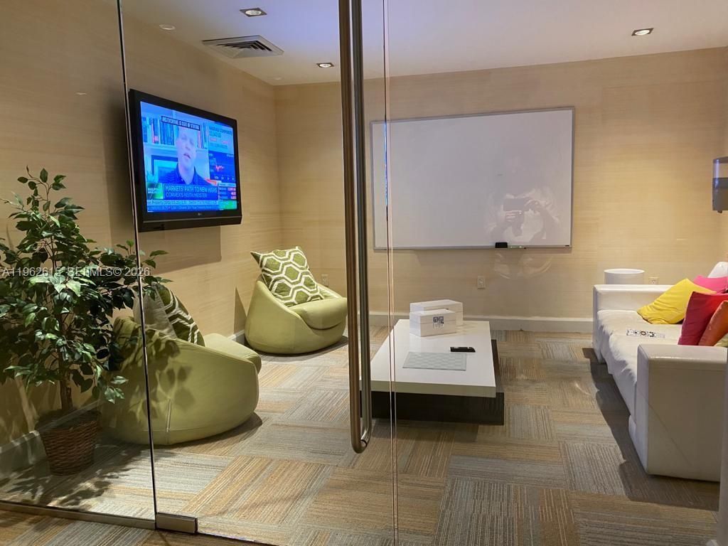 950 Brickell Bay Dr, Unit 4002, Miami, FL 33131 Photo