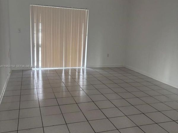 2710 W 76th St , Unit 101, Hialeah, FL 33016