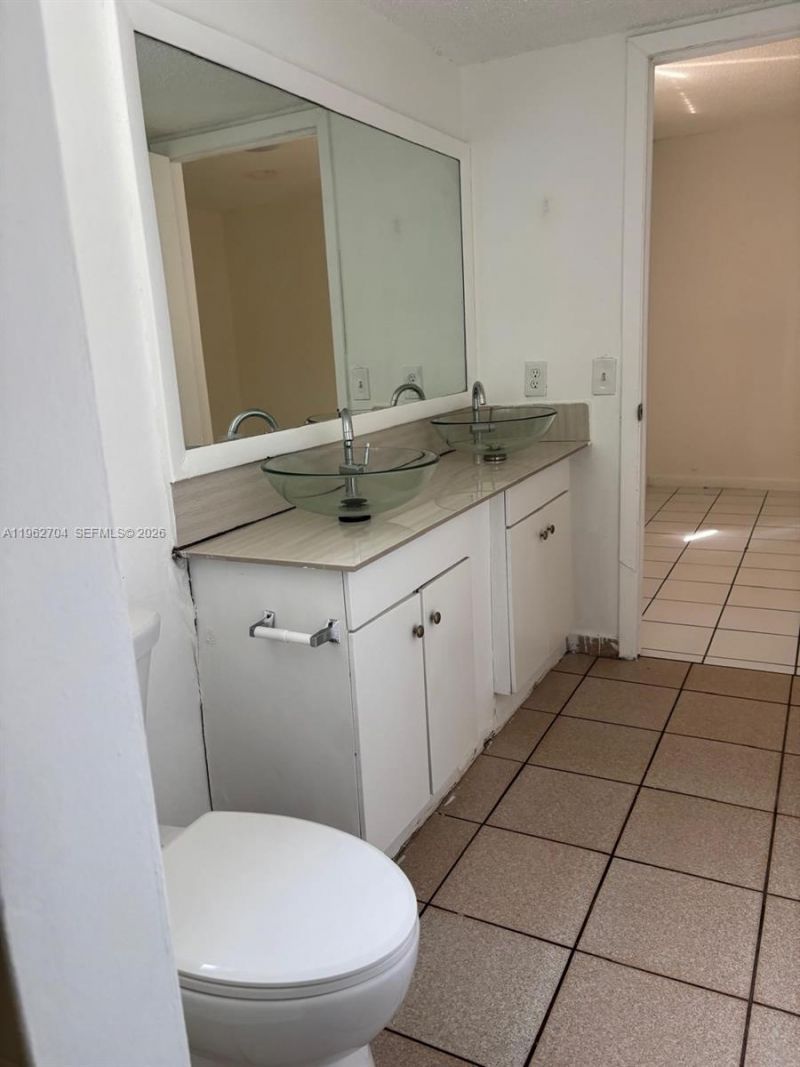 2710 W 76th St , Unit 101, Hialeah, FL 33016 Photo
