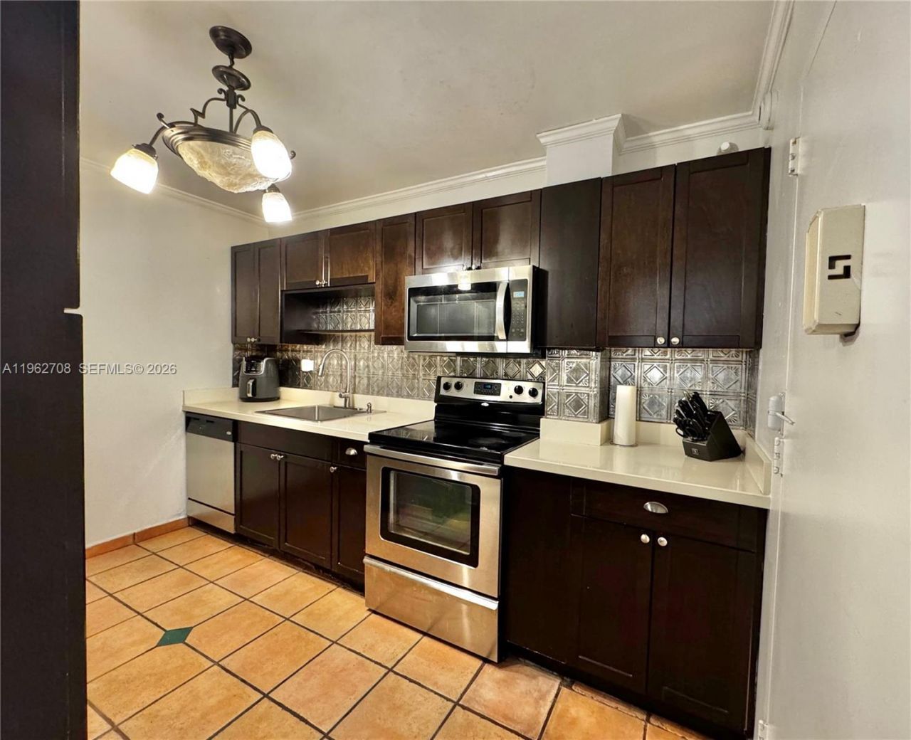 7135 Collins Ave , Unit 811, Miami Beach, FL 33141 Photo