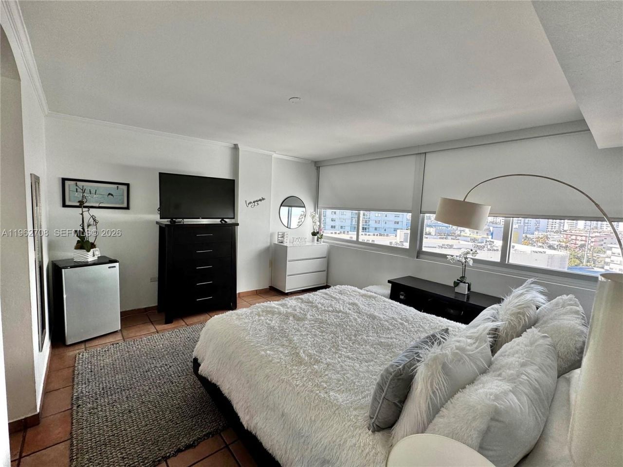 7135 Collins Ave , Unit 811, Miami Beach, FL 33141 Photo