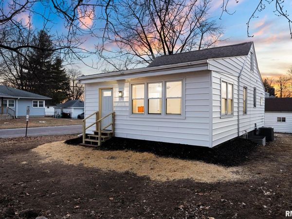 401 N HIGHLAND Avenue, Creve Coeur, IL 61610