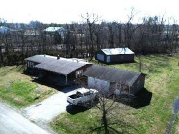 112 E 6th Street, Staunton, IL 62088