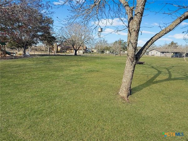 Lot on S. Pecan Street, Flatonia, TX 78941