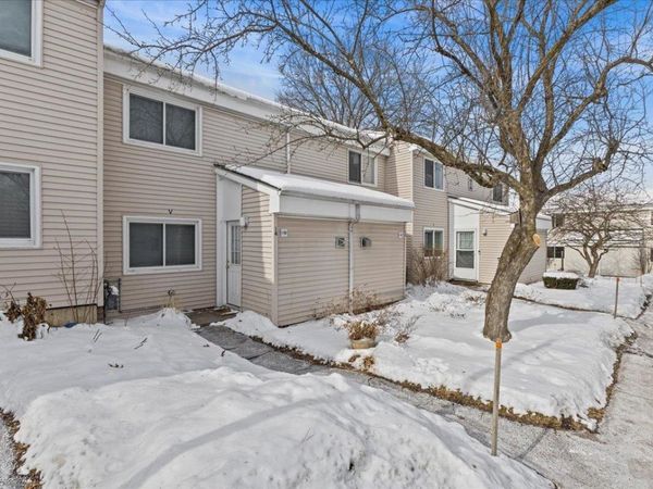 I4 Grandview Drive, Unit I, South Burlington, VT 05403