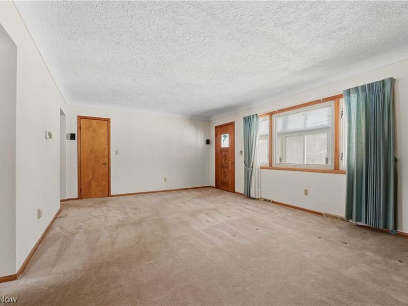 275 Creek Road, Conneaut, OH 44030 Photo 8