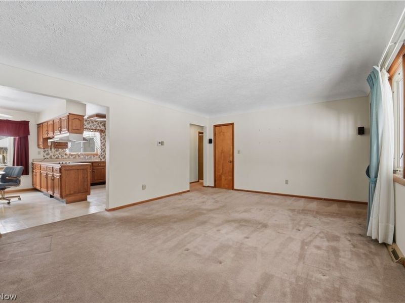 275 Creek Road, Conneaut, OH 44030 Photo 9