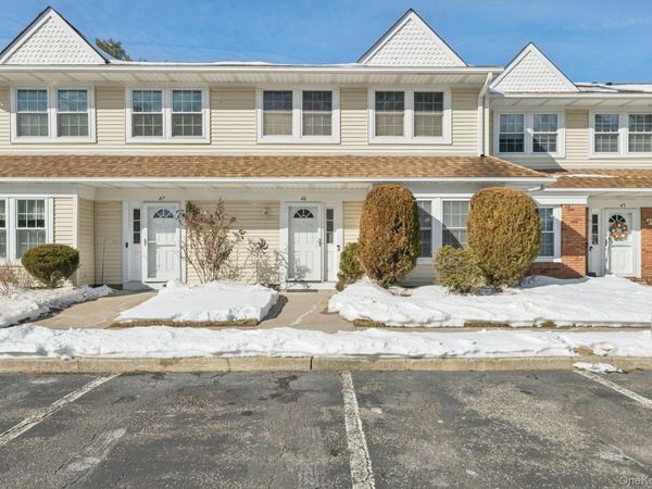 46 Gazebo Lane, Holtsville, NY 11742