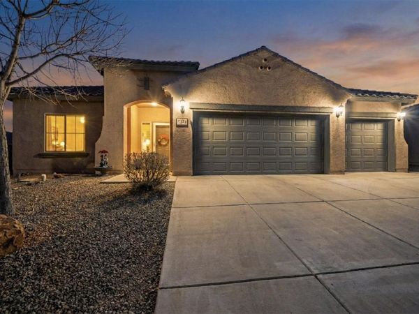 725 Palo Alto Drive NE, Rio Rancho, NM 87144