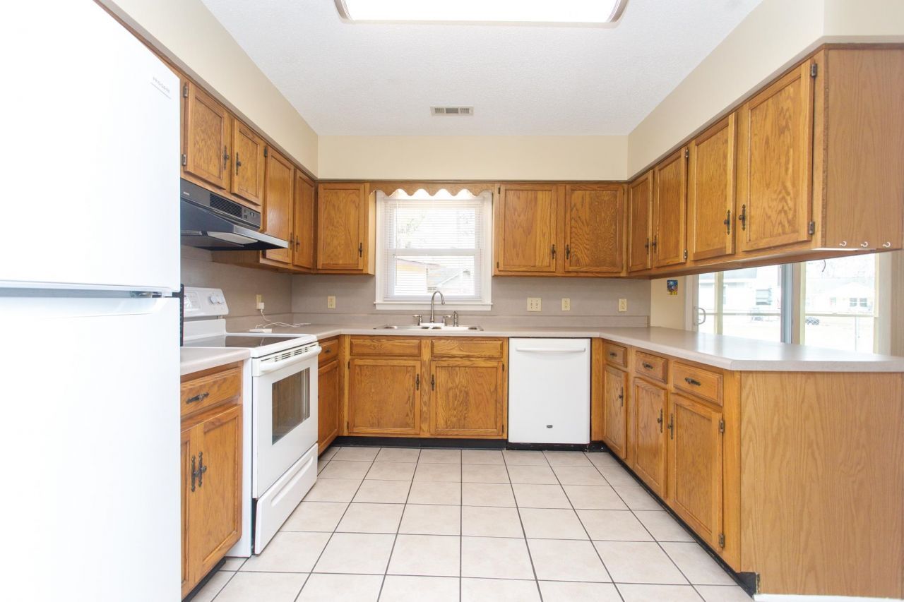 407 Meadowbrook Dr. Photo 11