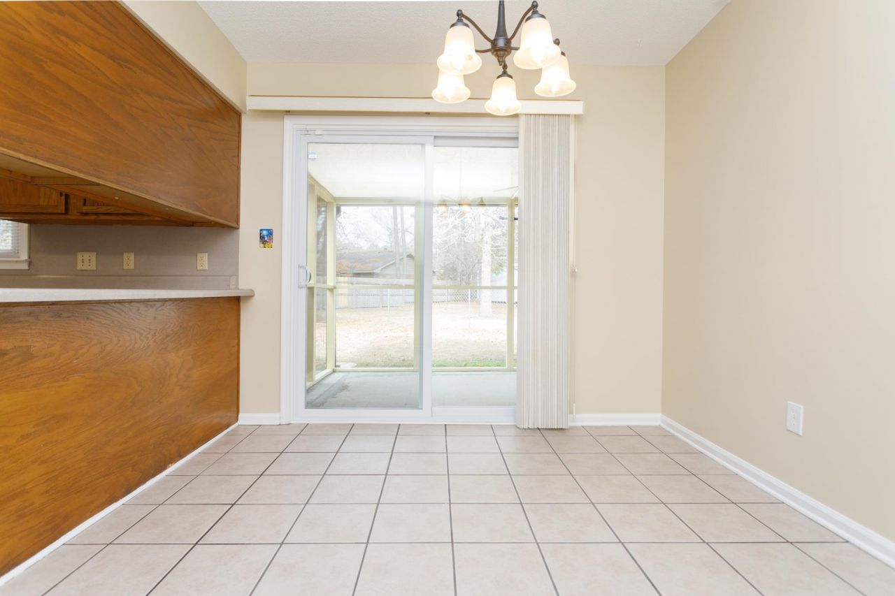 407 Meadowbrook Dr. Photo 15