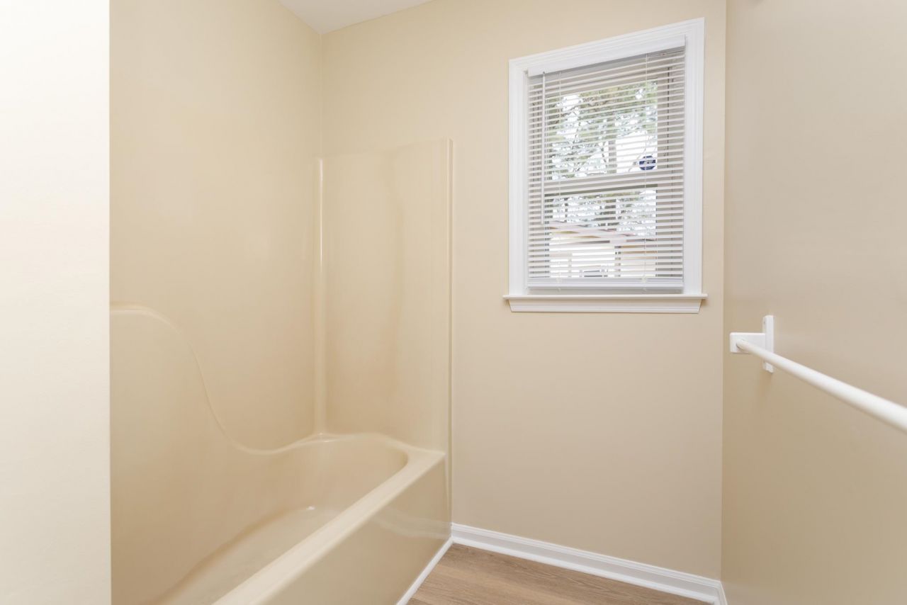 407 Meadowbrook Dr. Photo 20